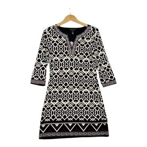 White House Black Market Women's Geometrical/Aztec V Neck Shift Dress Size Small